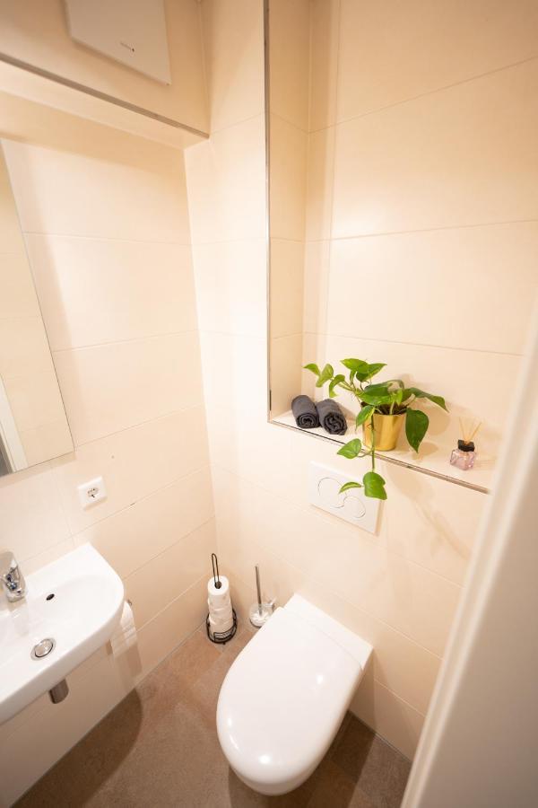 -Zentrale Wohnung-Balkon-Desingerkueche- Bielefeld Dış mekan fotoğraf